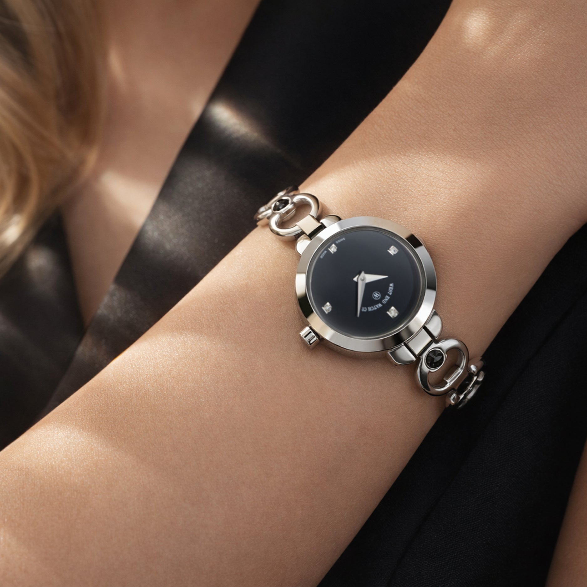CHAND - SILVER SUNRAY DIAL WITH 4 DIAMONDS + 4 BLACK SPINEL